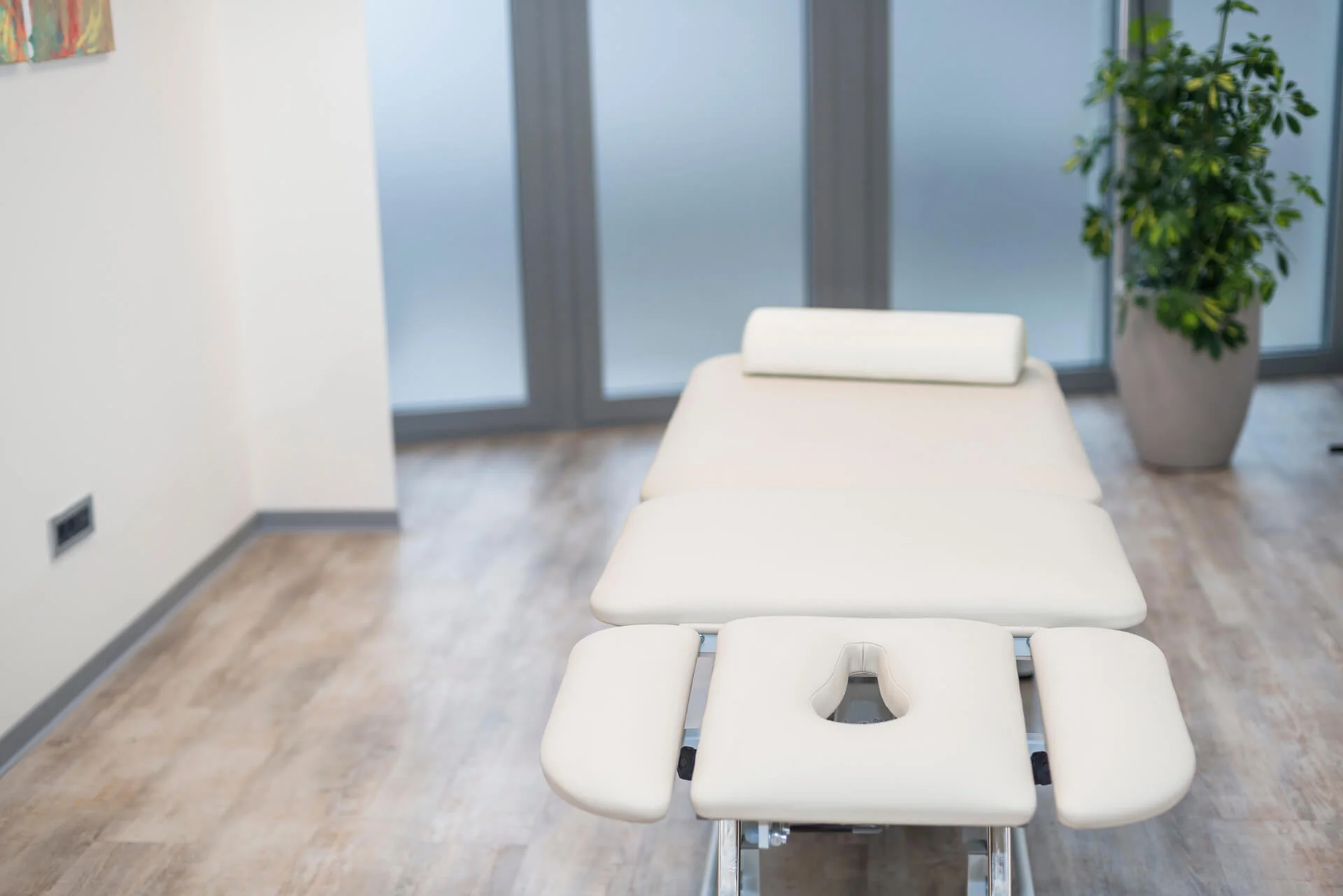 shutterstock_1305117391 Physiotherapie in Moers Behandlungsraum